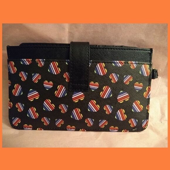 Heart Wristlet/wallet  - Picture 2 of 6